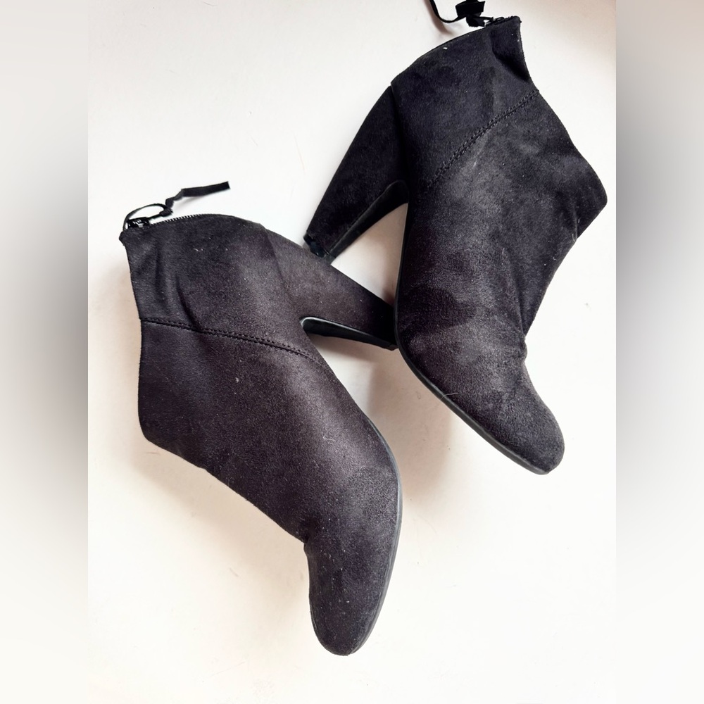 Pink and Pepper Black Boots 8.5